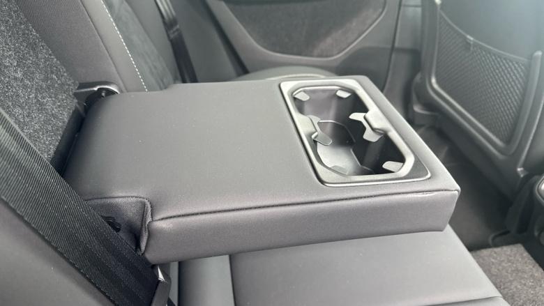 Volvo XC40 2.0 B3P Plus Black Edition 5dr Auto Petrol Estate